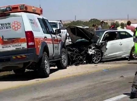 حادث سير بالنقب ... 6 اصابات بينها حالة خطيرة